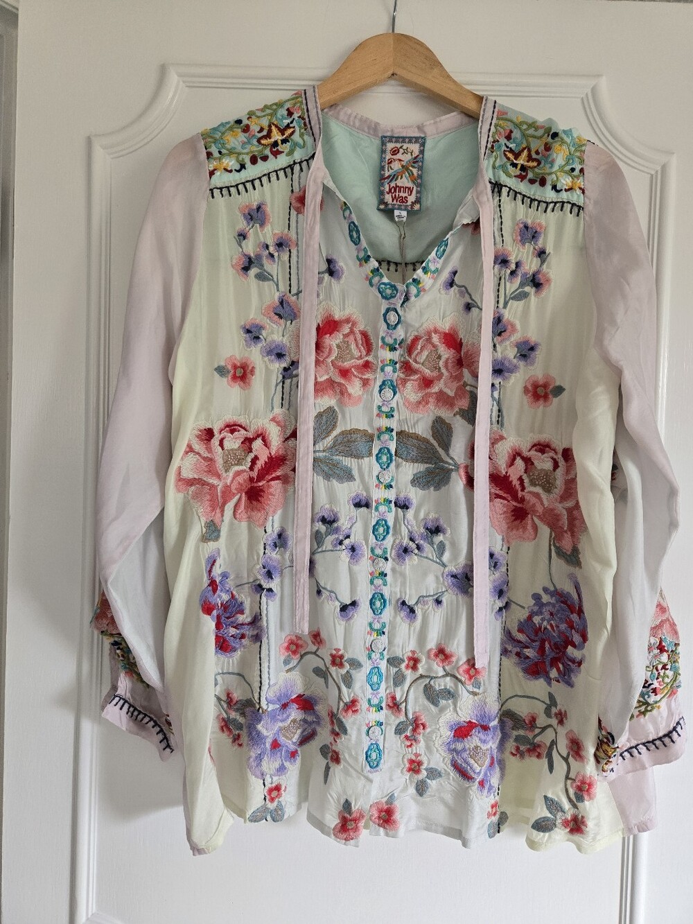 NWT Johnny Was Silk Ivory Blouse with Pink and Purple Floral Embroidery Large